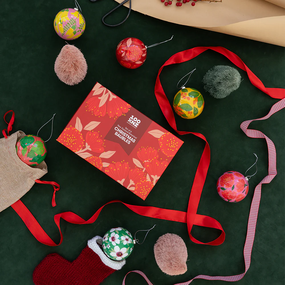 100% NZ Christmas Baubles Botanicals Set of 6 - Image 3