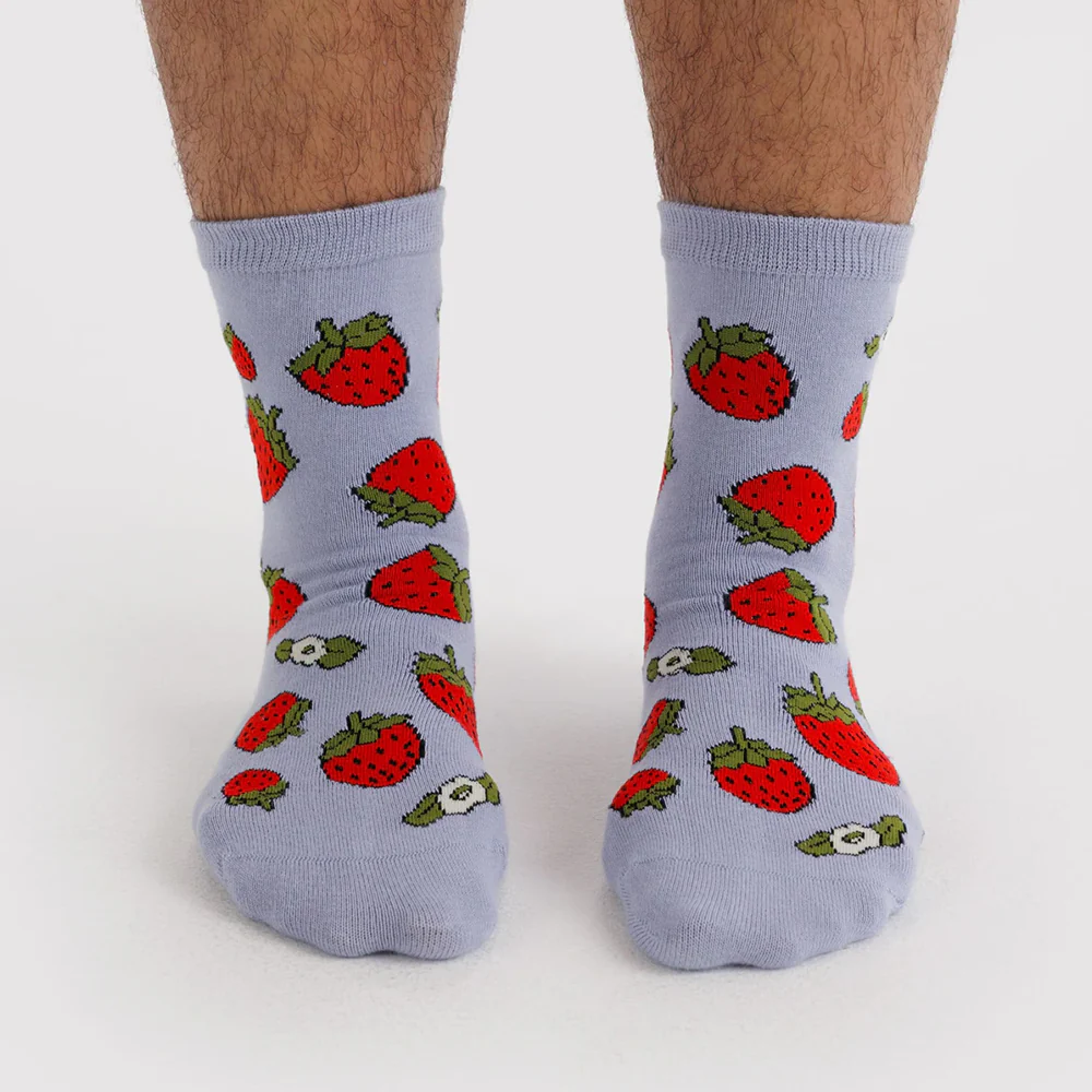 Baggu Crew Socks Strawberry Blossom - Image 3