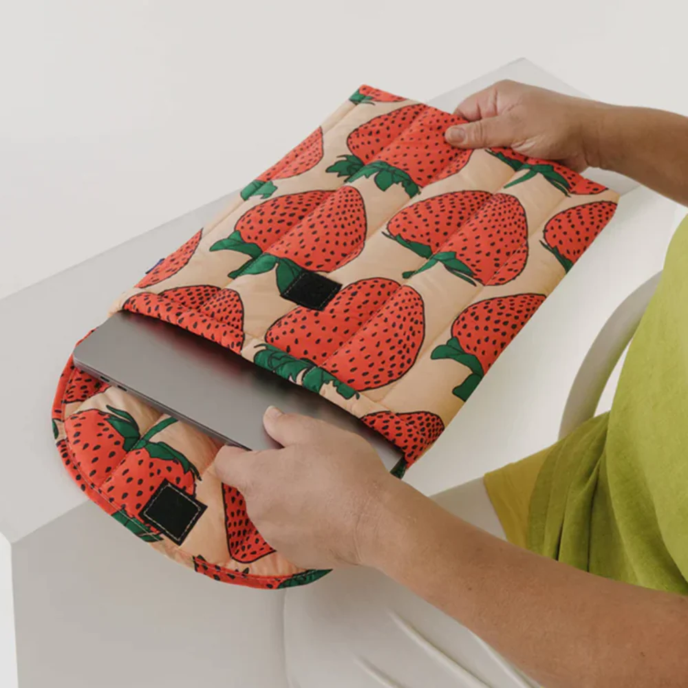 Baggu Puffy Laptop Sleeve 16 inch Strawberry - Image 2