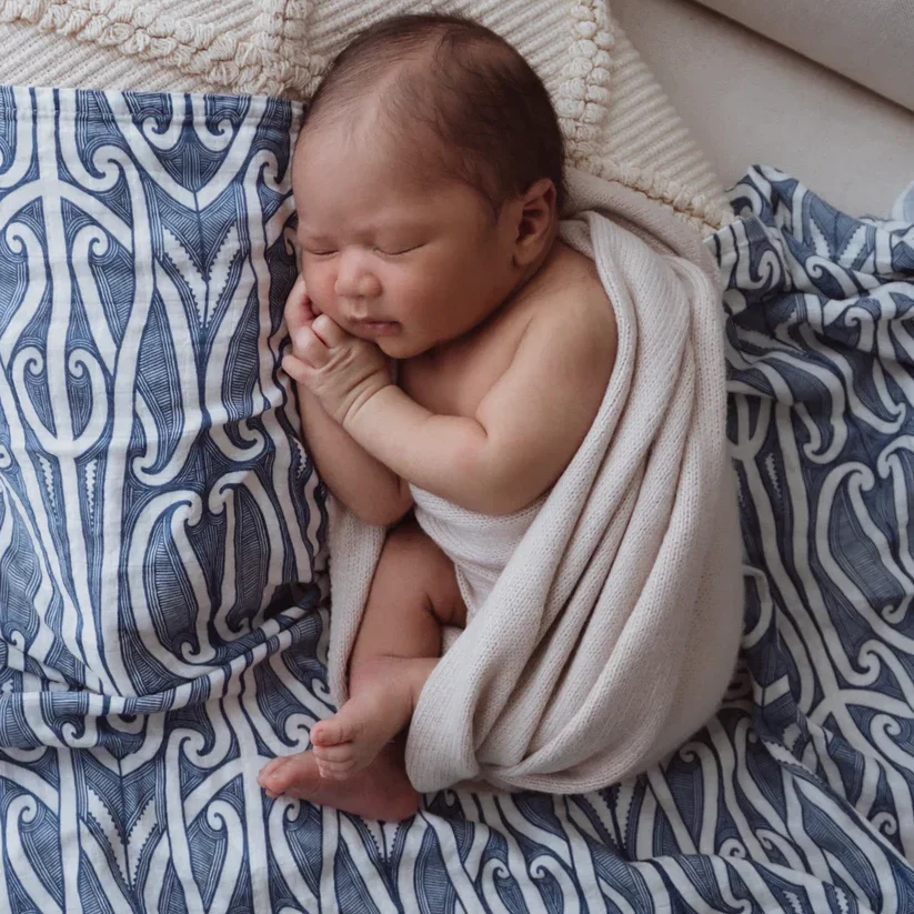 Hawaiiki Pēpi Baby Wrap Taurikura Navy - Image 2