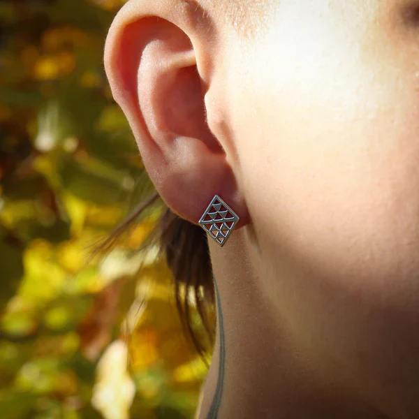Little Taonga Studs Niho - Image 2