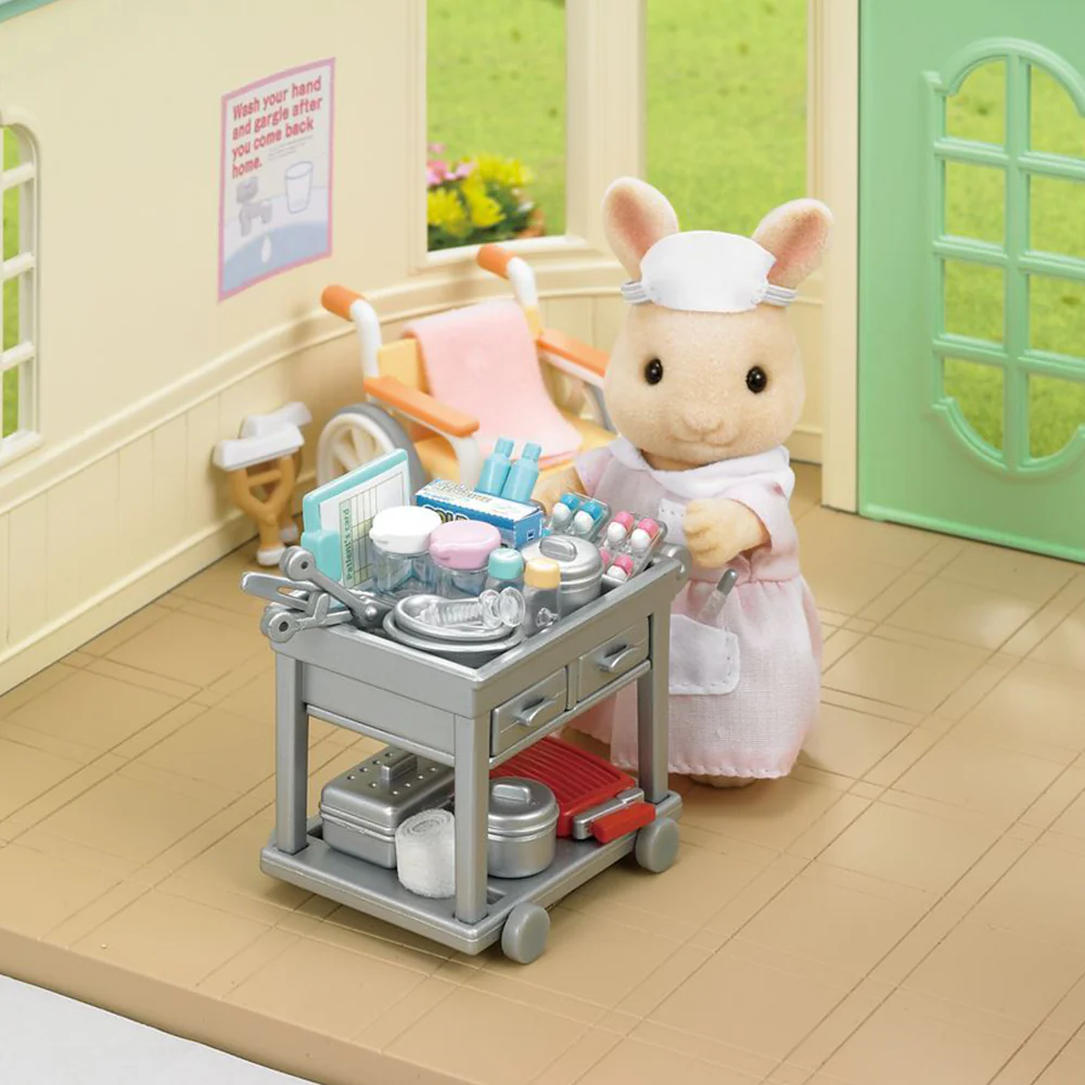 Sylvanian Families Nurse Set - Image 2
