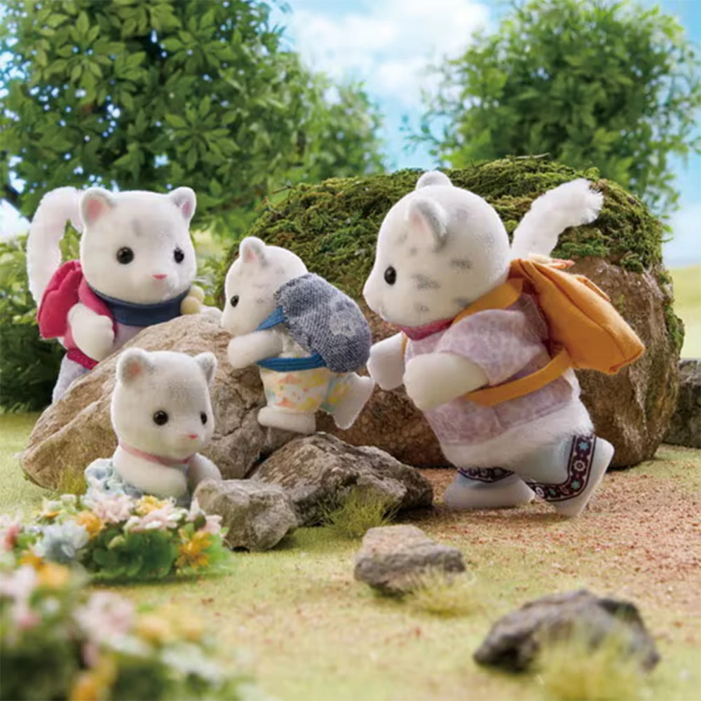 Sylvanian Families Snow Leopard Family - Image 4